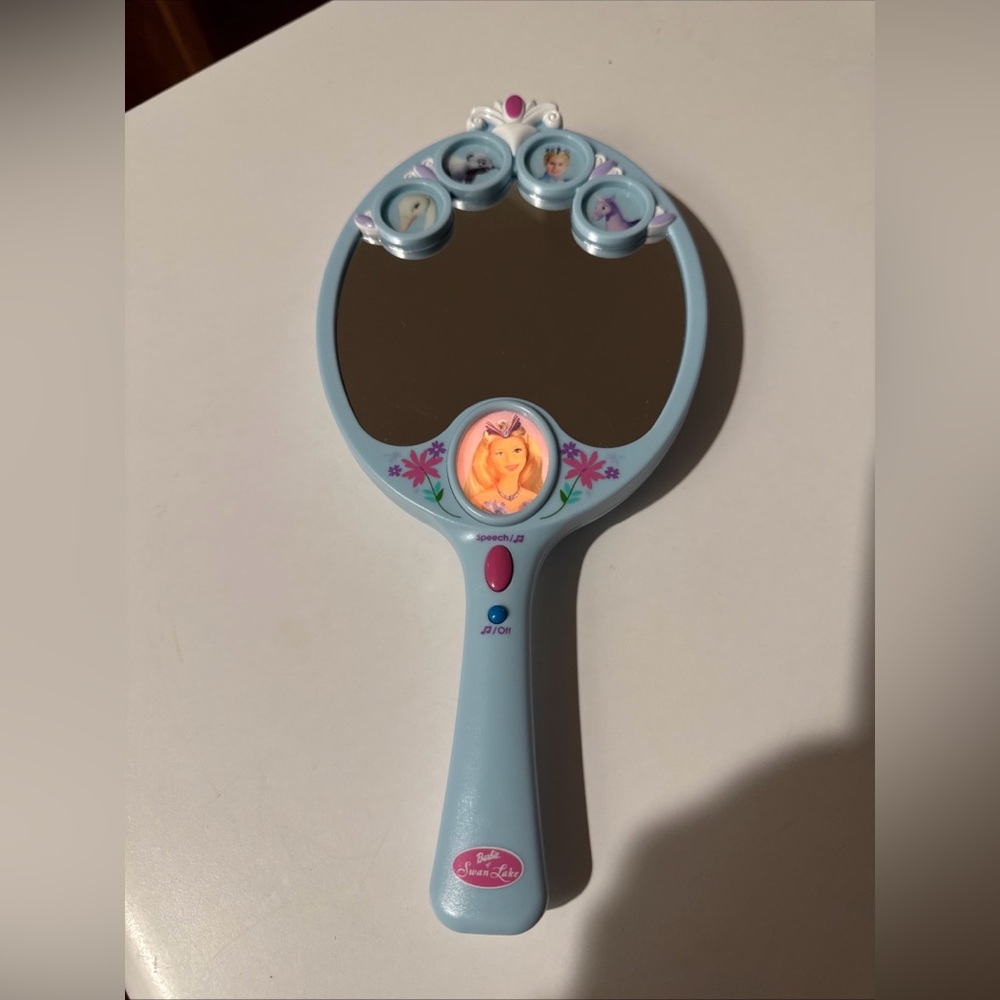 Barbie of Swan Lake Talking Light -Up Musical Mirror Mattel 2003 - Works great